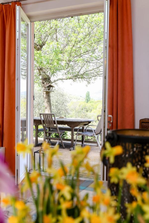 Domaine De Montbarri Bed & Breakfast La Tour-sur-Orb Exterior photo