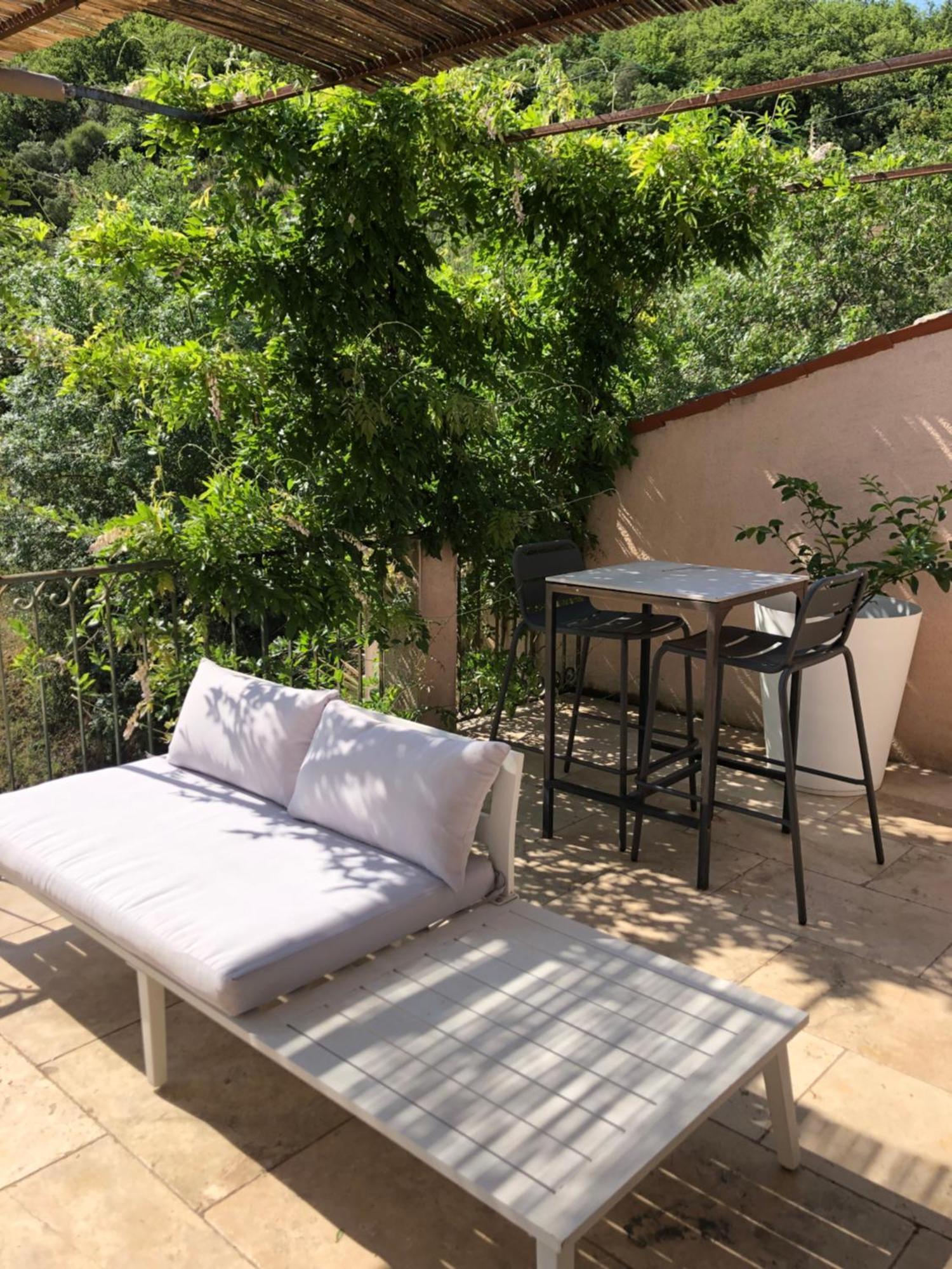 Domaine De Montbarri Bed & Breakfast La Tour-sur-Orb Exterior photo